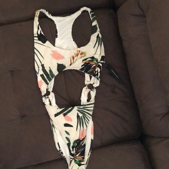 BCBGMAXAZRIA 🧨 cutout one piece NWT - Picture 10 of 10